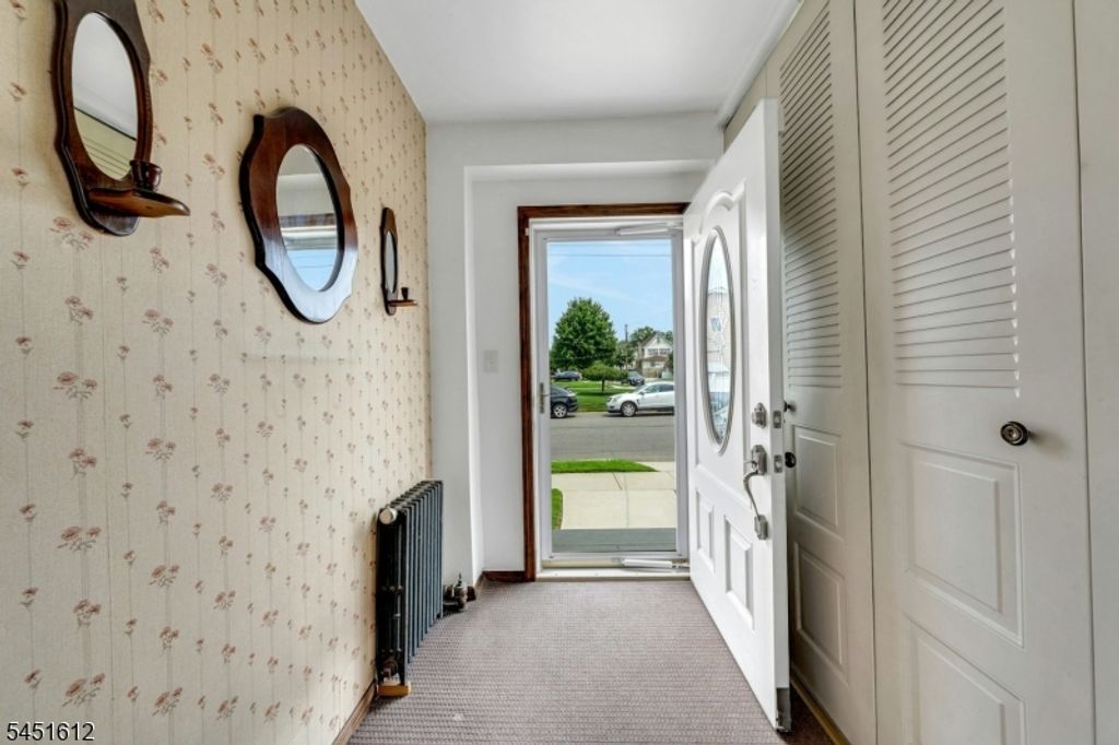 204 Tontine Ave, Lyndhurst Twp., NJ 07071 — photo 2