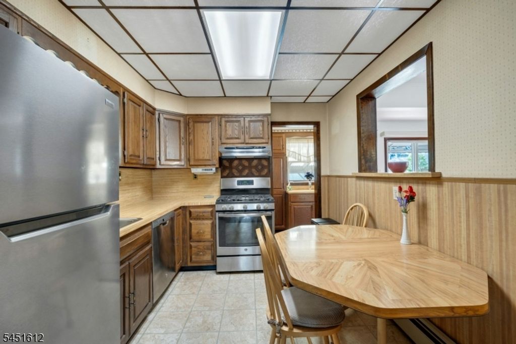 204 Tontine Ave, Lyndhurst Twp., NJ 07071 — photo 5