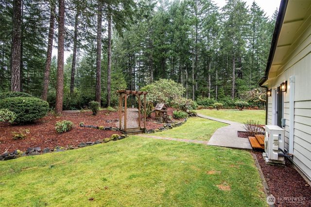 30 E Restful Road, Grapeview, WA 98546