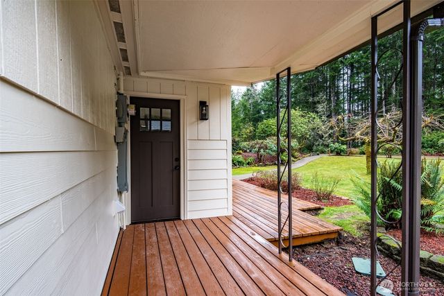 30 E Restful Road, Grapeview, WA 98546