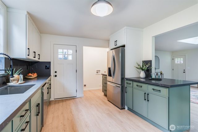 30 E Restful Road, Grapeview, WA 98546