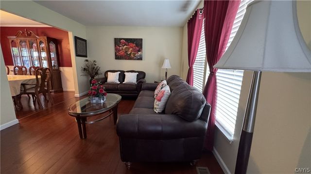 107 Snappy Lane, Salina, NY 13090