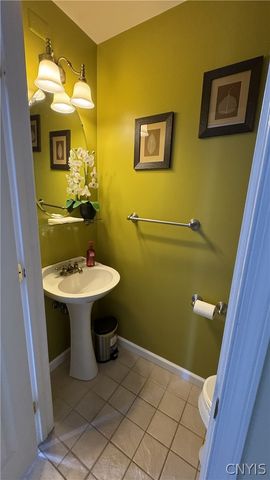 107 Snappy Lane, Salina, NY 13090