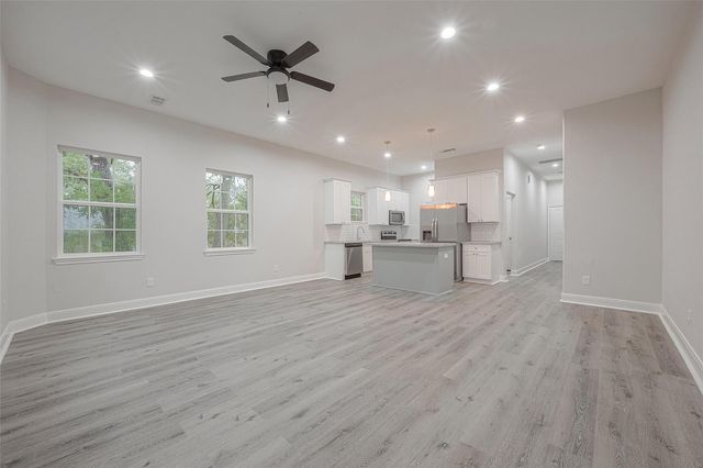 2528 S Texas Avenue Street A, Pearland, TX 77581