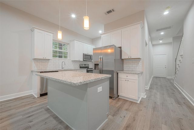 2528 S Texas Avenue Street A, Pearland, TX 77581