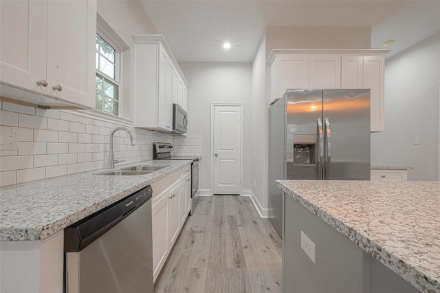 2528 S Texas Avenue Street A, Pearland, TX 77581