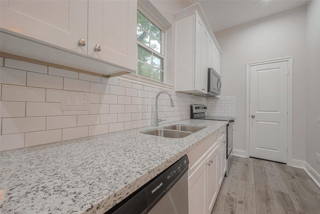 2528 S Texas Avenue Street A, Pearland, TX 77581