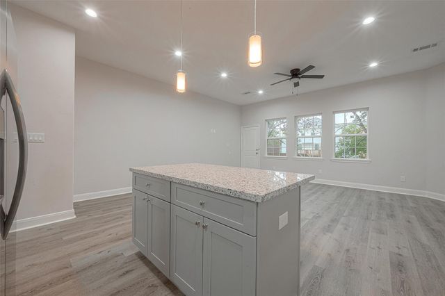2528 S Texas Avenue Street A, Pearland, TX 77581