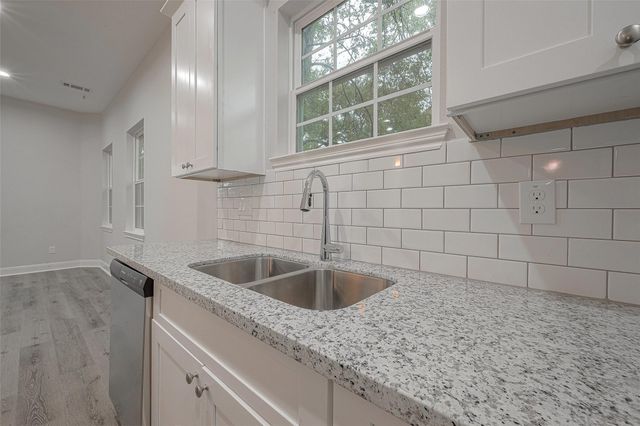 2528 S Texas Avenue Street A, Pearland, TX 77581