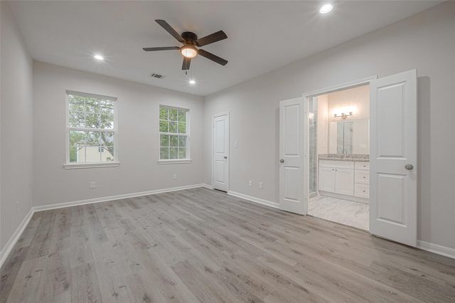 2528 S Texas Avenue Street A, Pearland, TX 77581