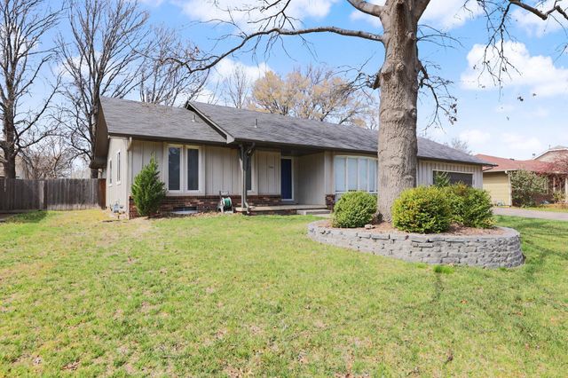 2441 N Winstead Cir, Wichita, KS 67226