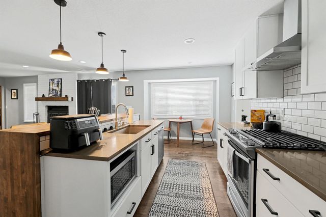 2441 N Winstead Cir, Wichita, KS 67226