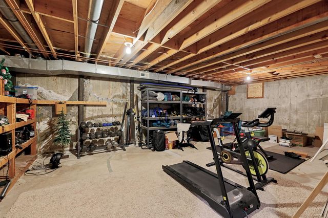 2441 N Winstead Cir, Wichita, KS 67226