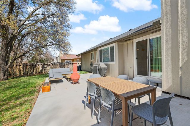 2441 N Winstead Cir, Wichita, KS 67226