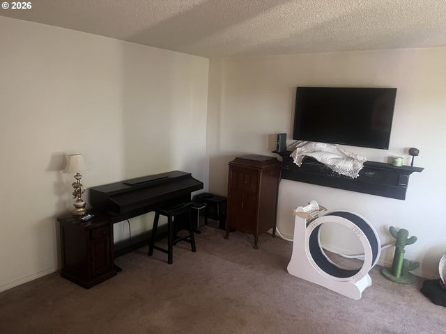 970 Nw WONDERVIEW Ct, Gresham, OR 97030