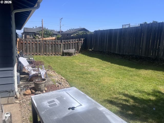 970 Nw WONDERVIEW Ct, Gresham, OR 97030