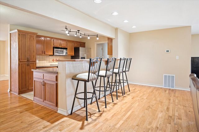 505 Oak Lake, Lake Dallas, TX 75065