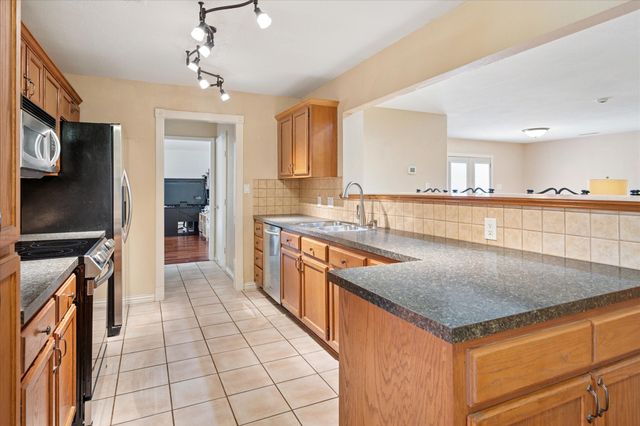 505 Oak Lake, Lake Dallas, TX 75065