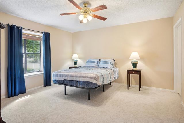 505 Oak Lake, Lake Dallas, TX 75065
