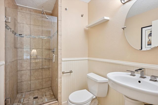 505 Oak Lake, Lake Dallas, TX 75065