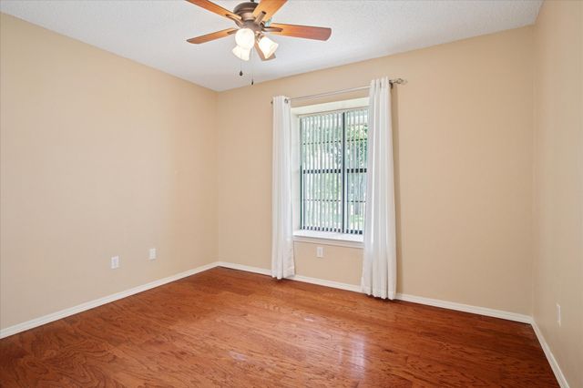 505 Oak Lake, Lake Dallas, TX 75065