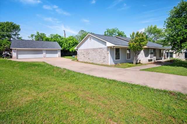 505 Oak Lake, Lake Dallas, TX 75065