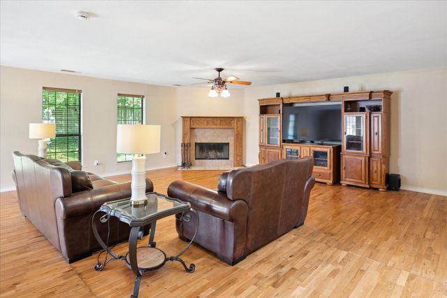 505 Oak Lake, Lake Dallas, TX 75065
