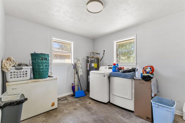 2105 Wayside Drive, Brenham, TX 77833