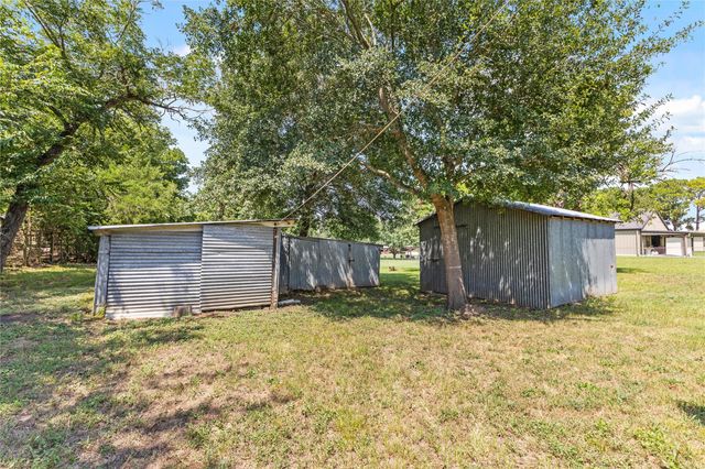 2105 Wayside Drive, Brenham, TX 77833