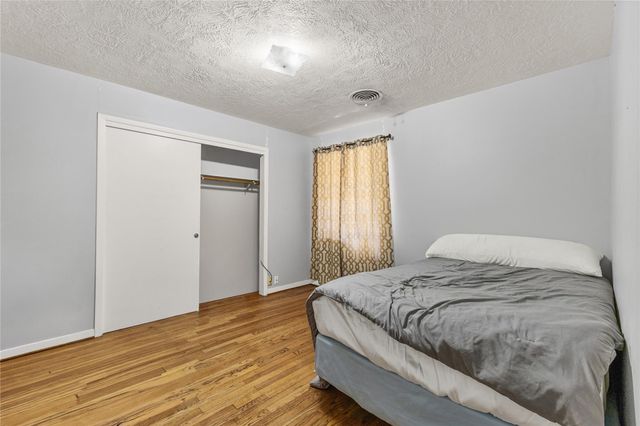 2105 Wayside Drive, Brenham, TX 77833