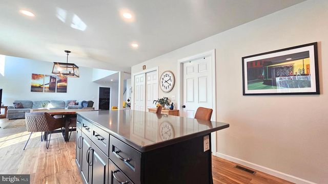 2645 LONGRIDGE DR, Hellertown, PA 18055