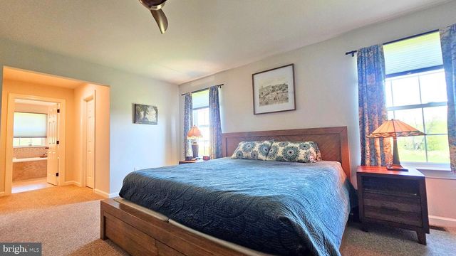 2645 LONGRIDGE DR, Hellertown, PA 18055