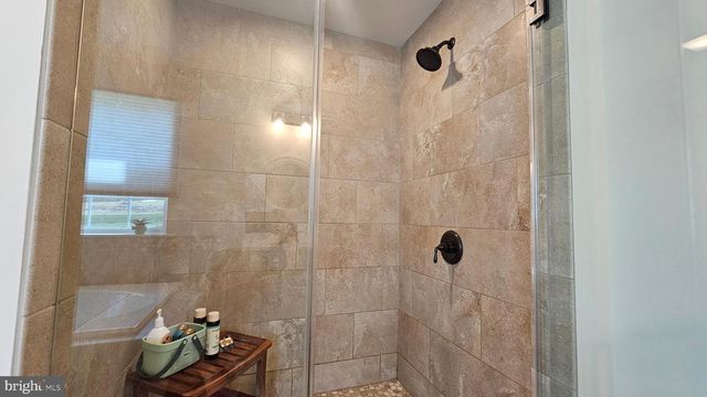 2645 LONGRIDGE DR, Hellertown, PA 18055