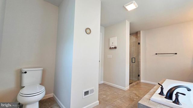 2645 LONGRIDGE DR, Hellertown, PA 18055