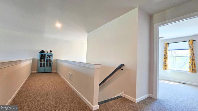2645 LONGRIDGE DR, Hellertown, PA 18055