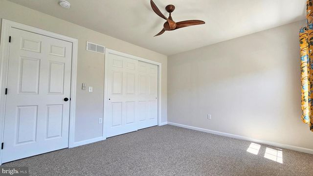 2645 LONGRIDGE DR, Hellertown, PA 18055