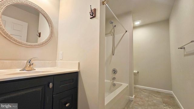 2645 LONGRIDGE DR, Hellertown, PA 18055