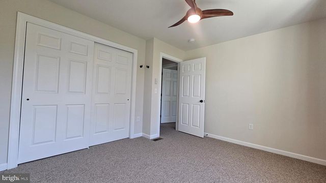 2645 LONGRIDGE DR, Hellertown, PA 18055