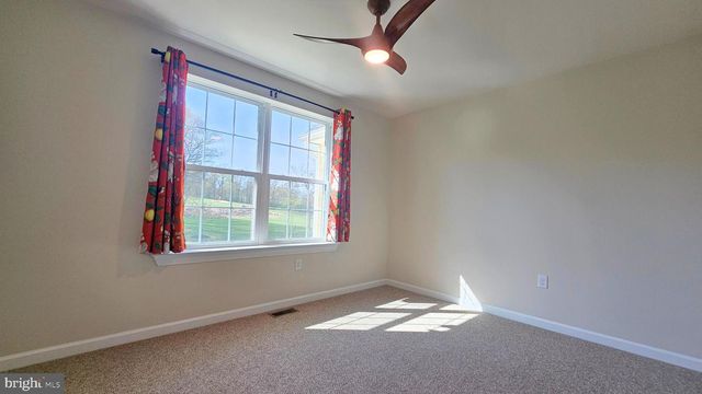 2645 LONGRIDGE DR, Hellertown, PA 18055