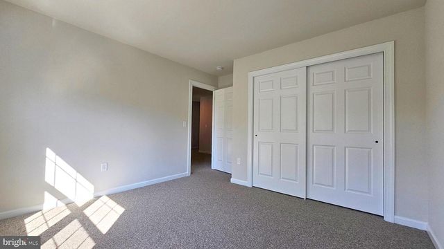 2645 LONGRIDGE DR, Hellertown, PA 18055