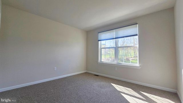 2645 LONGRIDGE DR, Hellertown, PA 18055