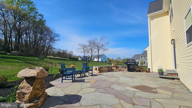 2645 LONGRIDGE DR, Hellertown, PA 18055
