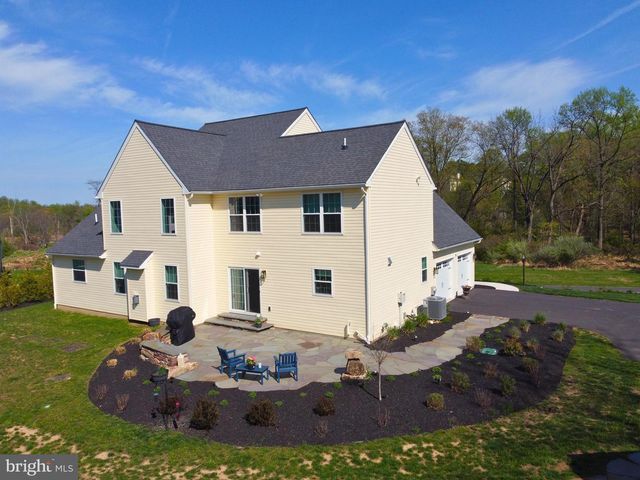 2645 LONGRIDGE DR, Hellertown, PA 18055