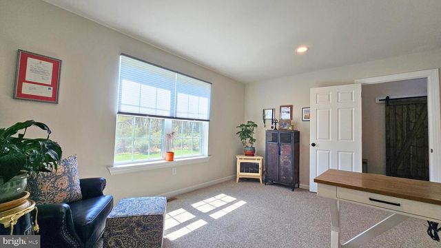 2645 LONGRIDGE DR, Hellertown, PA 18055