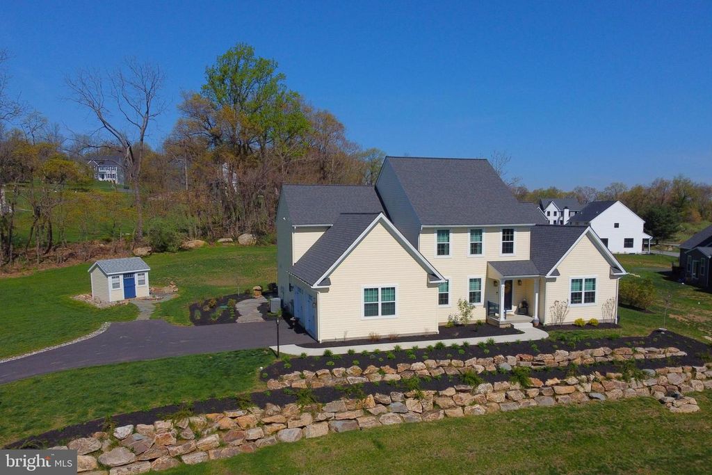 2645 LONGRIDGE DR, Hellertown, PA 18055