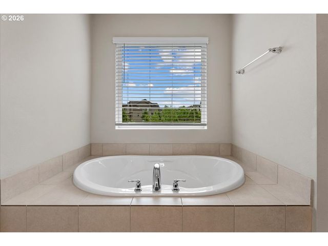 16109 Nw RELIANCE Ln, Portland, OR 97229