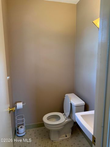 210 Cathay Road, Wilmington, NC 28412