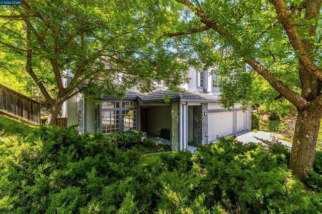 220 Valley Glen Ln, Martinez, CA 94553