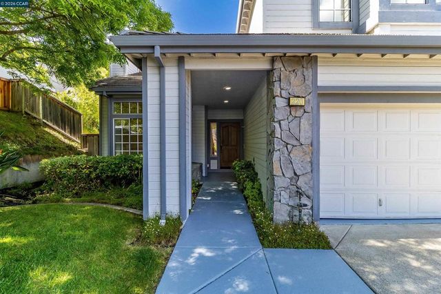 220 Valley Glen Ln, Martinez, CA 94553