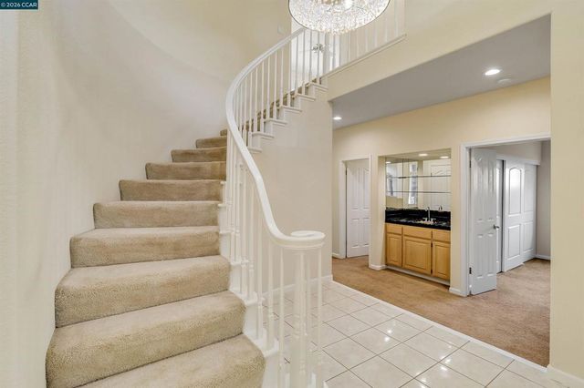 220 Valley Glen Ln, Martinez, CA 94553
